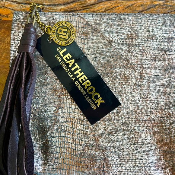 NWT Leatherock Metallic Leather Clutch with Tassel & Zipper. Vintage - Picture 2 of 5